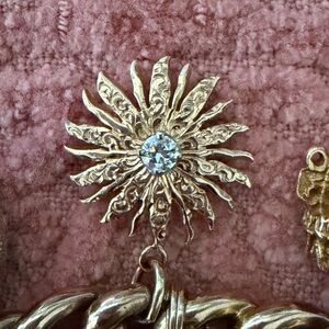 14 k Gold Sunburst Pendant with diamond